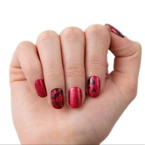 Color Street Heart of the Matter Nail Strips